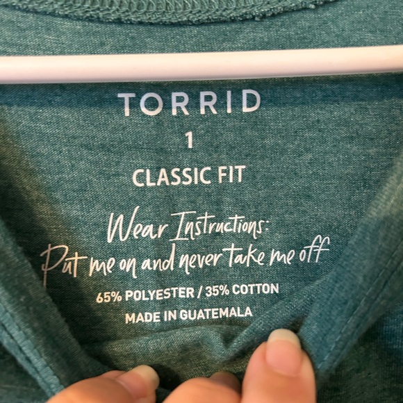 Torrid green graphic tshirt in size 1 - Picture 2 of 2